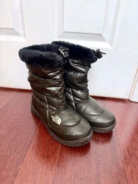 The North Face Black Insulated Quilted Ankle Snow Boots
